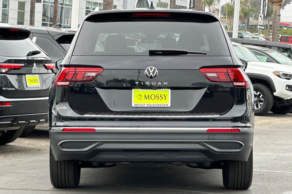 new 2024 Volkswagen Tiguan car, priced at $33,106