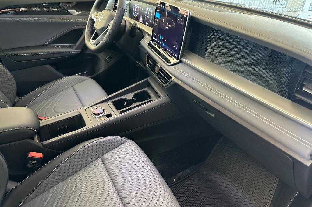 new 2025 Volkswagen Tiguan car, priced at $35,582