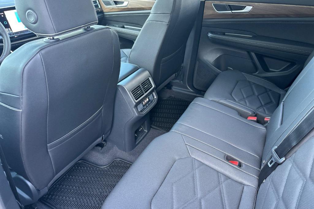 new 2026 Volkswagen Atlas car, priced at $48,449