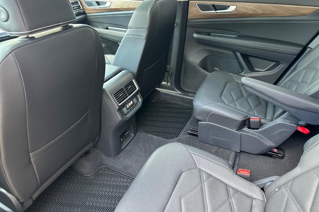 new 2026 Volkswagen Atlas car, priced at $47,195