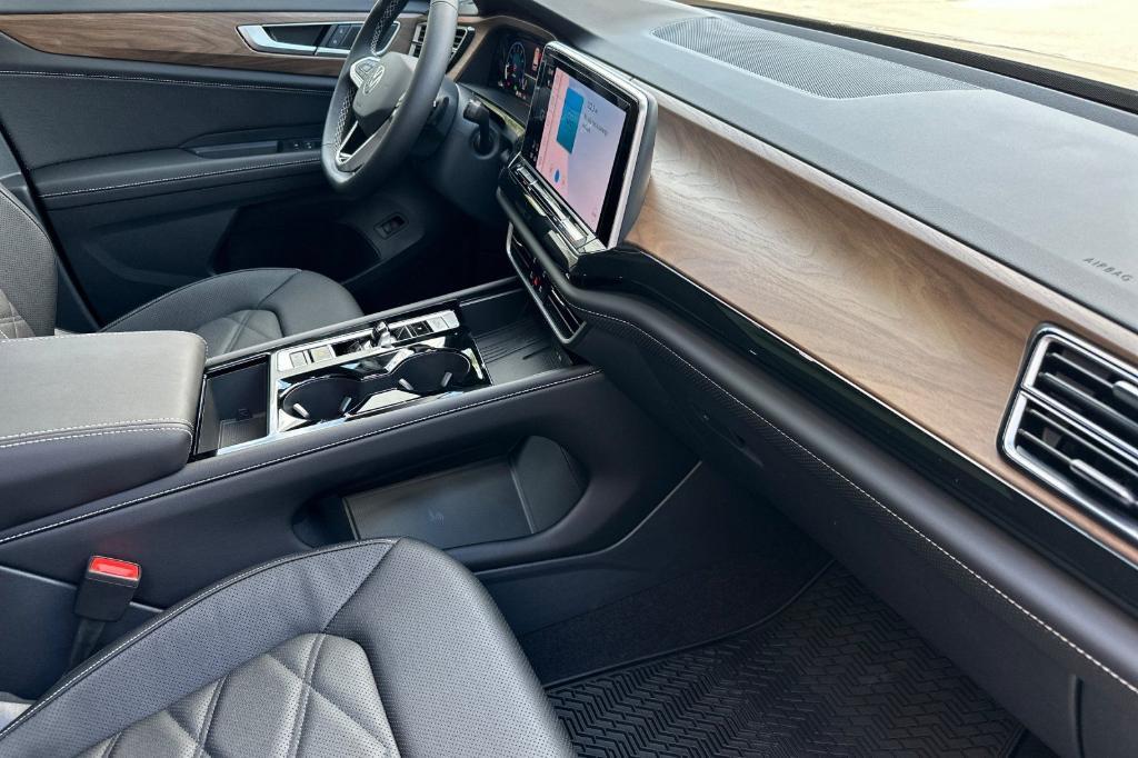 new 2026 Volkswagen Atlas car, priced at $47,195