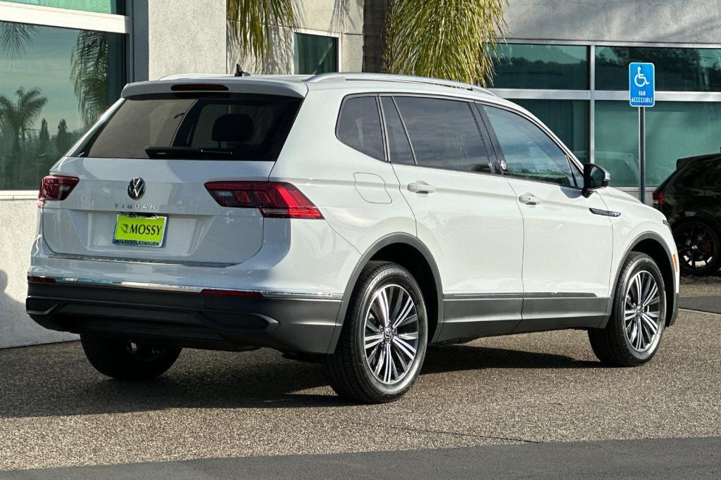 new 2024 Volkswagen Tiguan car, priced at $33,106