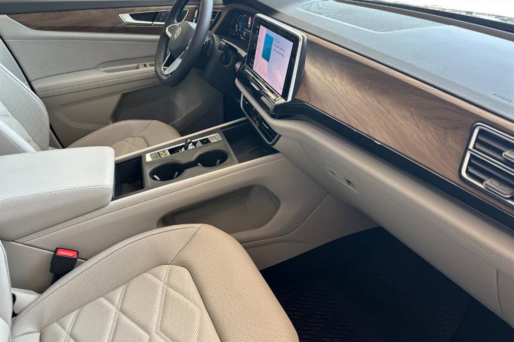new 2025 Volkswagen Atlas car, priced at $35,729