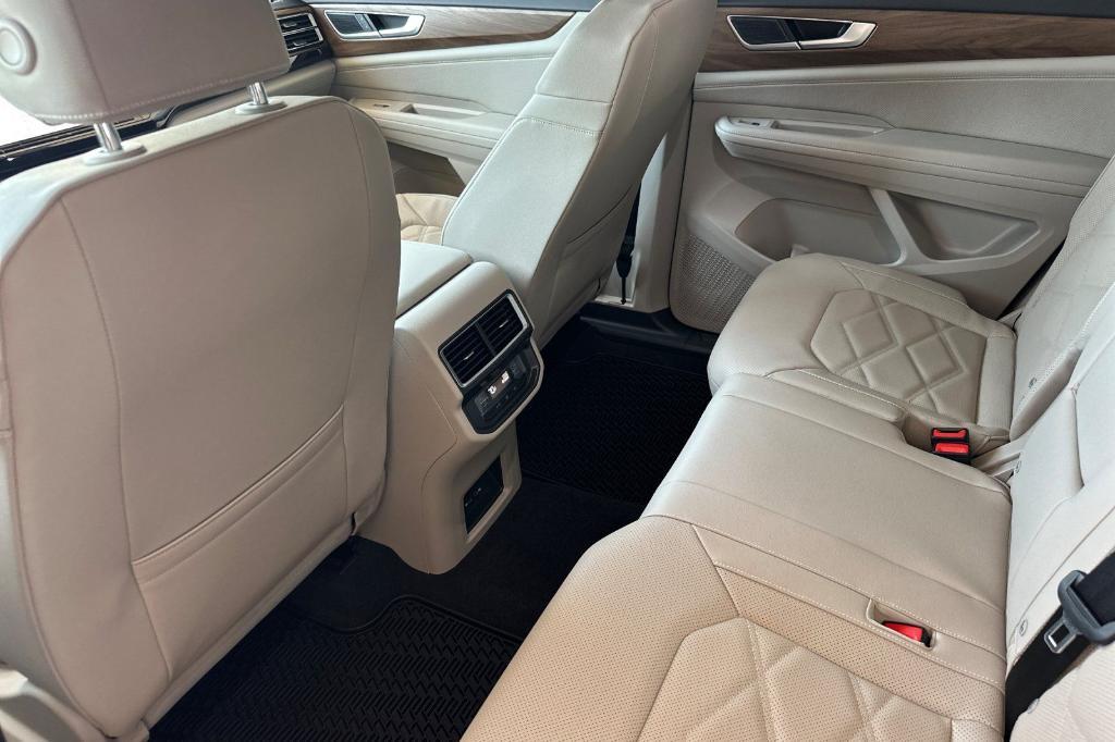 new 2025 Volkswagen Atlas car, priced at $35,729