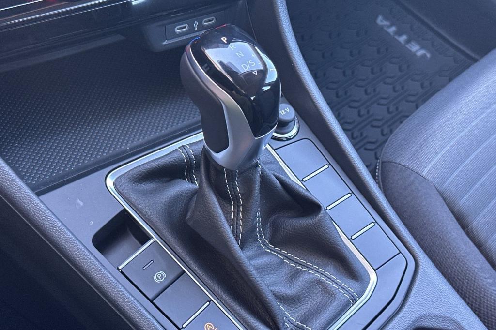 new 2025 Volkswagen Jetta car, priced at $24,482