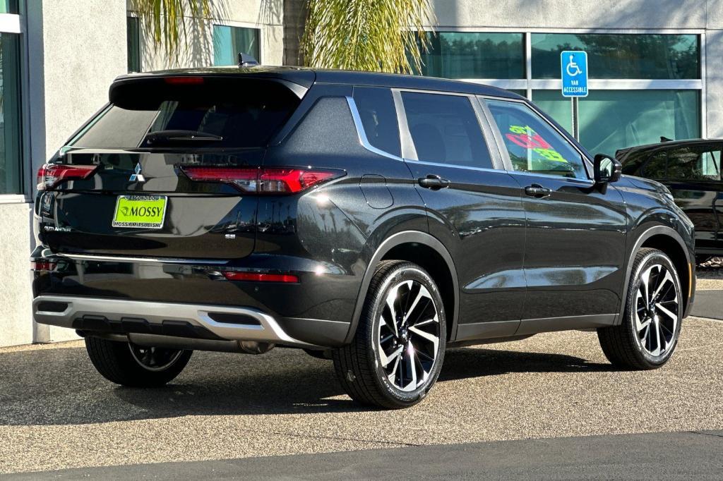 new 2024 Mitsubishi Outlander car, priced at $34,070