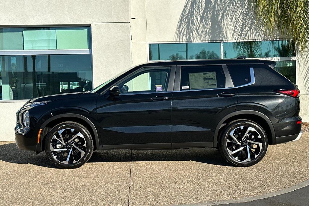 new 2024 Mitsubishi Outlander car, priced at $34,070