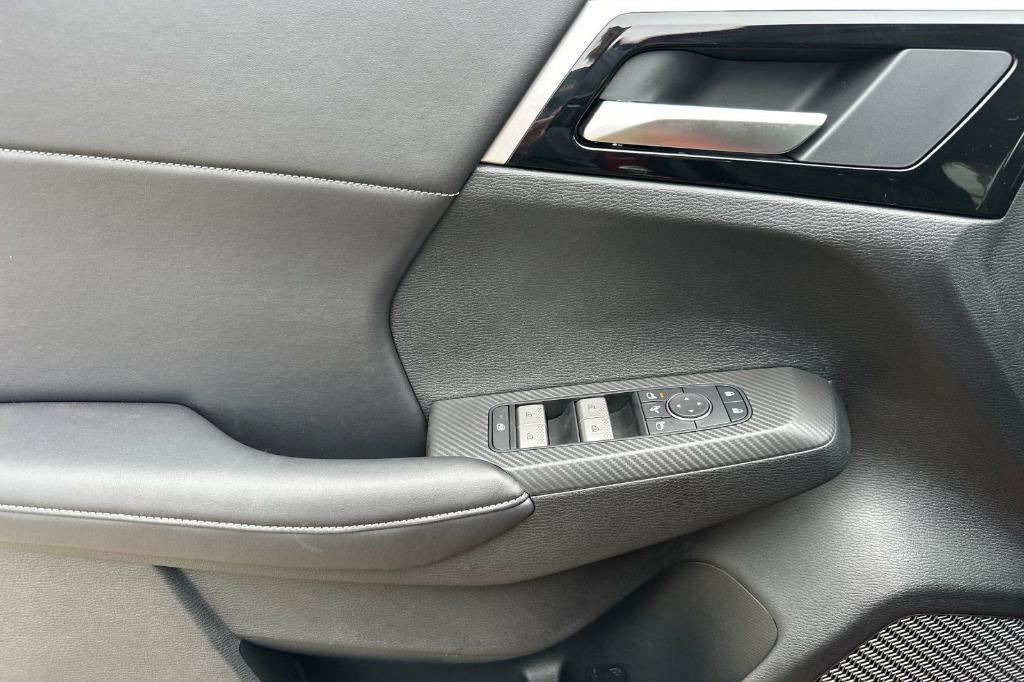 new 2025 Mitsubishi Outlander PHEV car, priced at $43,610