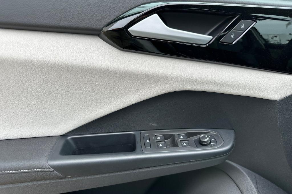 new 2025 Volkswagen Taos car, priced at $26,610