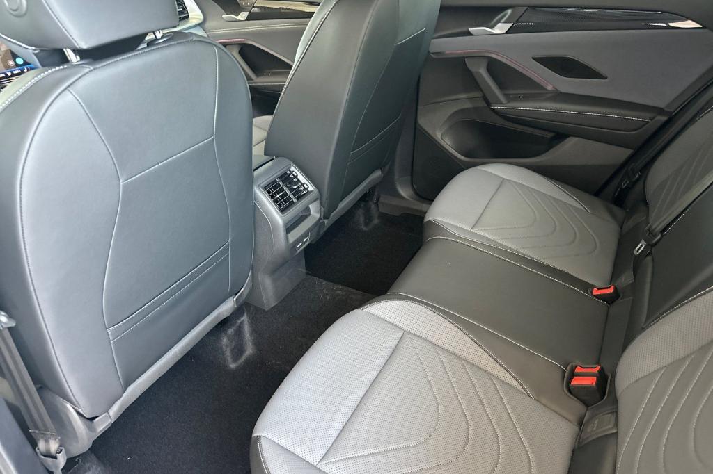 new 2025 Volkswagen Tiguan car, priced at $32,357