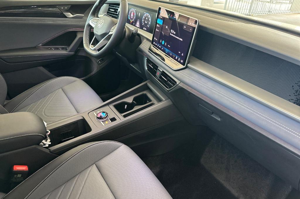 new 2025 Volkswagen Tiguan car, priced at $32,357