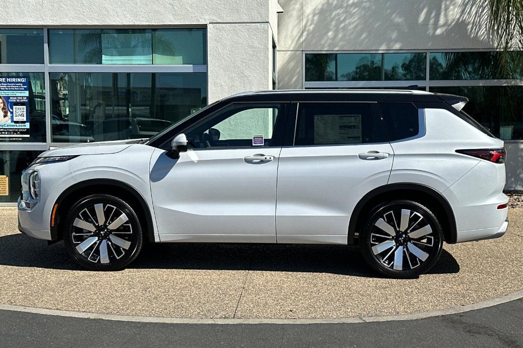 new 2025 Mitsubishi Outlander car, priced at $43,195