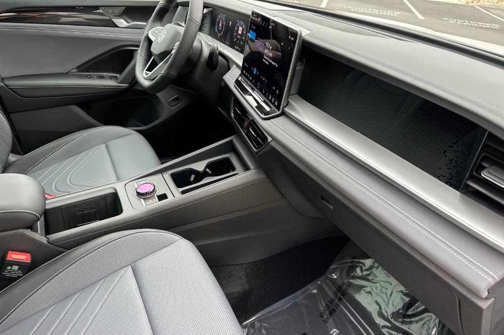 new 2025 Volkswagen Tiguan car, priced at $39,308