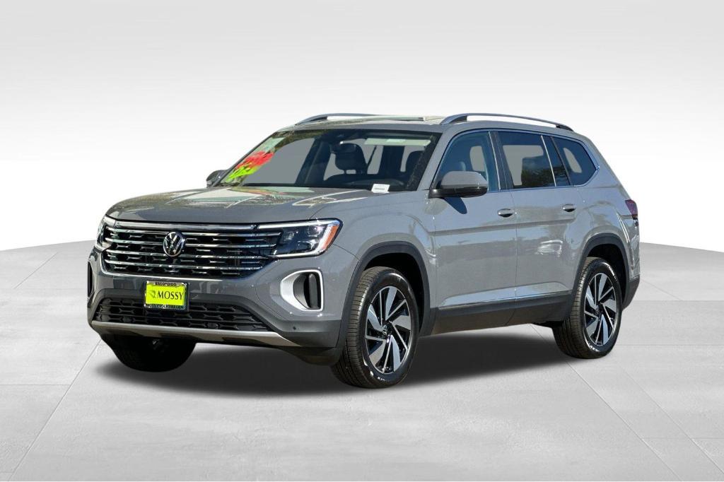 new 2025 Volkswagen Atlas car, priced at $48,178