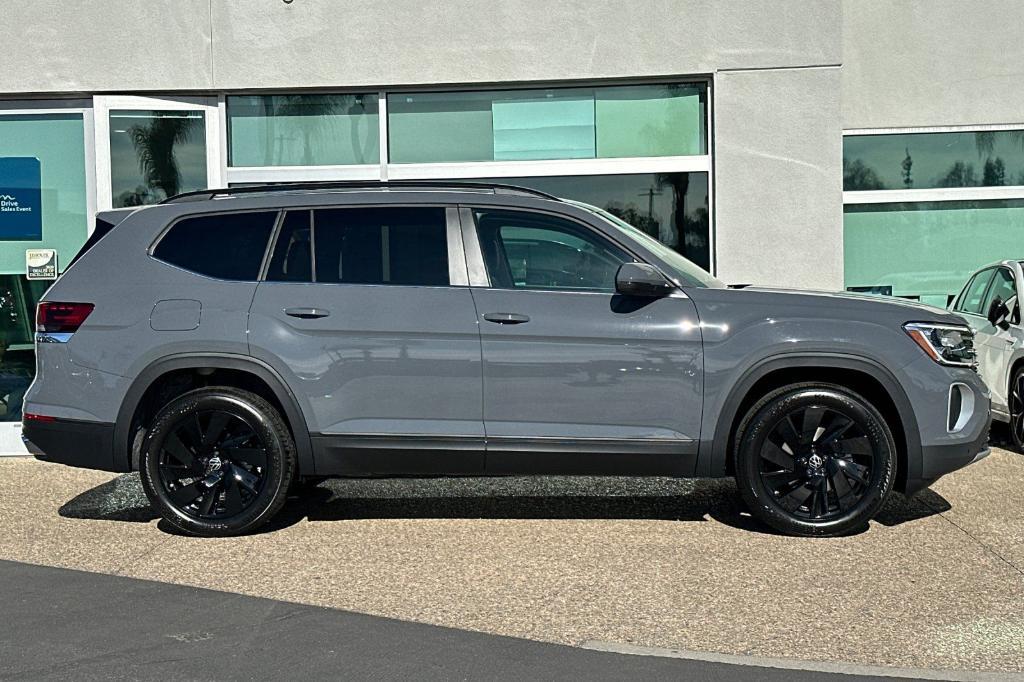 new 2025 Volkswagen Atlas car, priced at $43,483