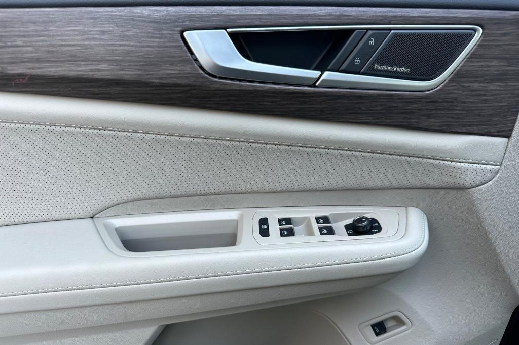 new 2025 Volkswagen Atlas car, priced at $51,016