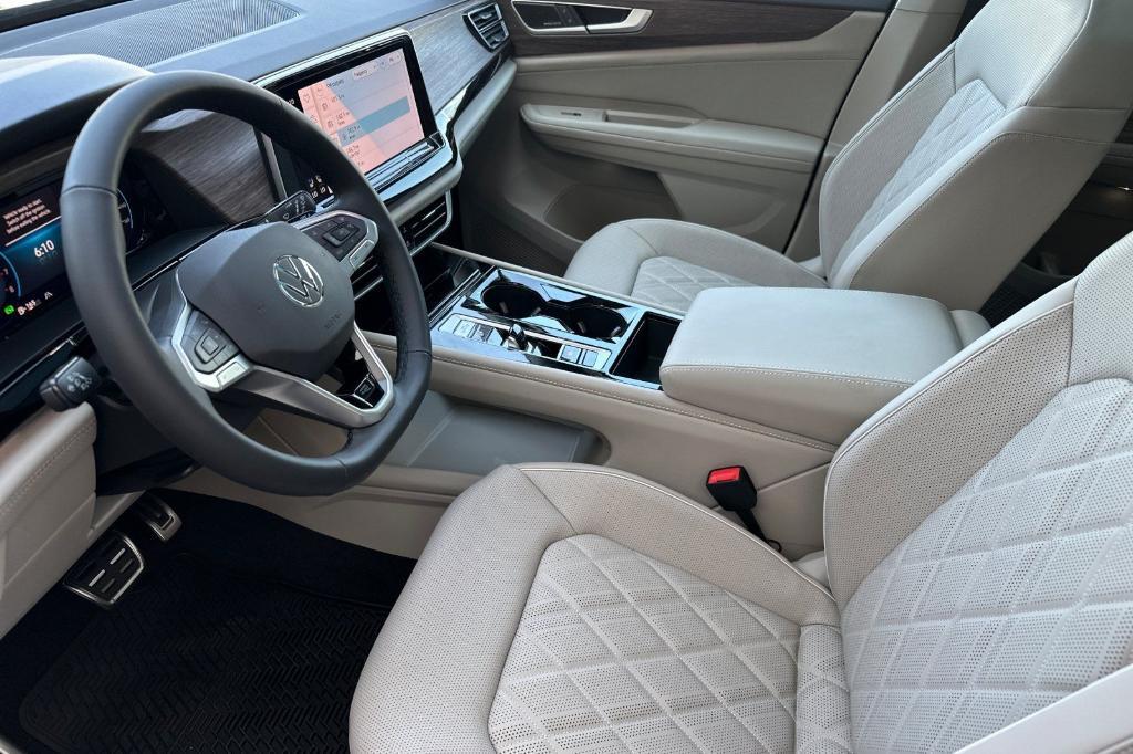 new 2025 Volkswagen Atlas car, priced at $51,016