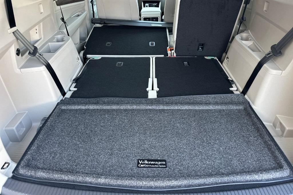 new 2025 Volkswagen Atlas car, priced at $51,016
