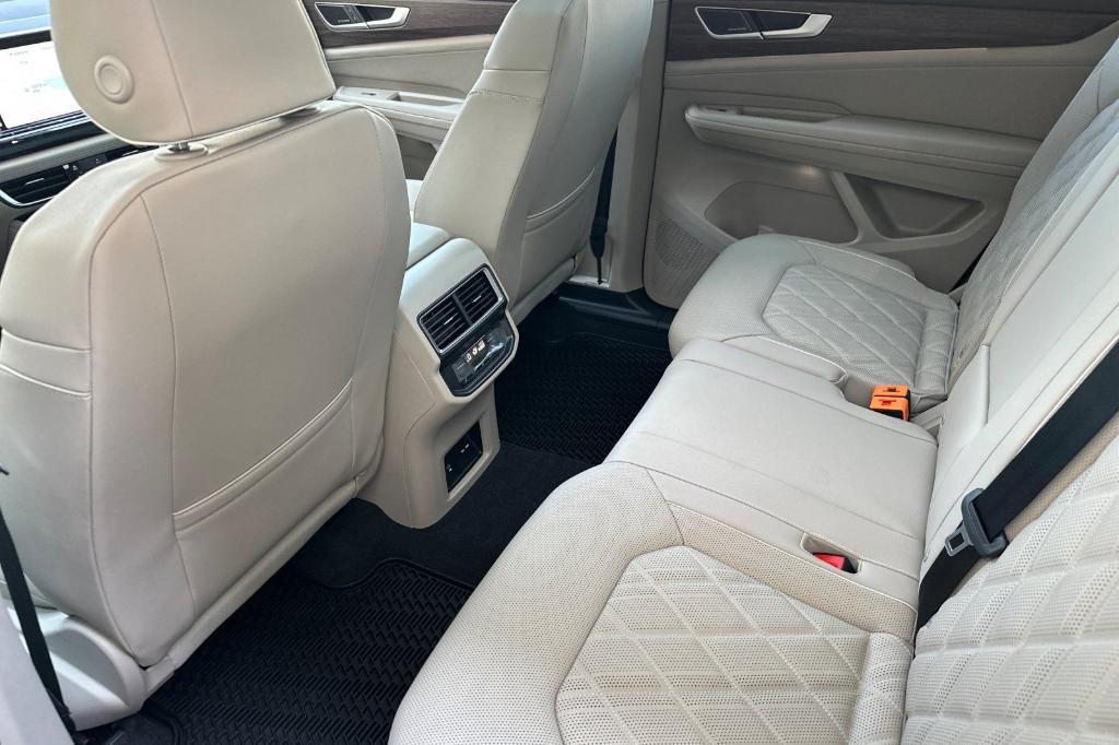 new 2025 Volkswagen Atlas car, priced at $51,016