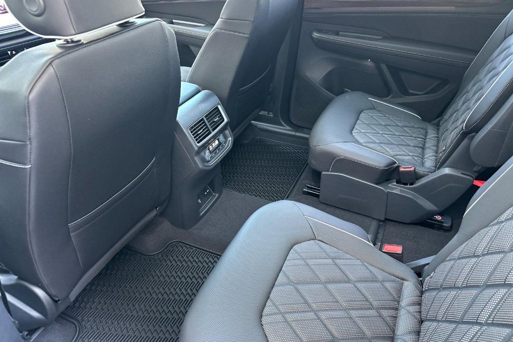 new 2025 Volkswagen Atlas car, priced at $51,788