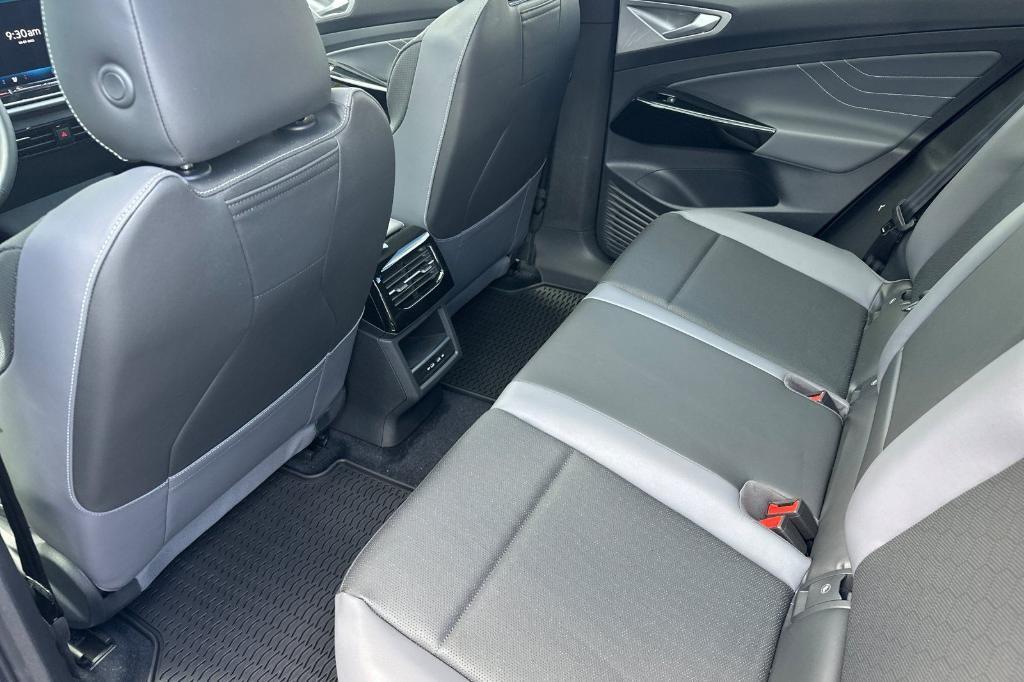 new 2025 Volkswagen ID.4 car, priced at $42,168