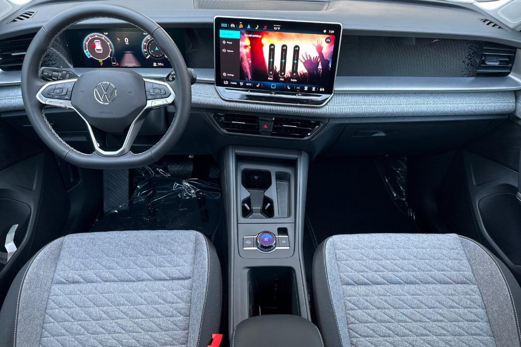 new 2025 Volkswagen Tiguan car, priced at $30,382
