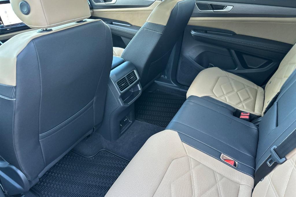 new 2026 Volkswagen Atlas Cross Sport car, priced at $46,002