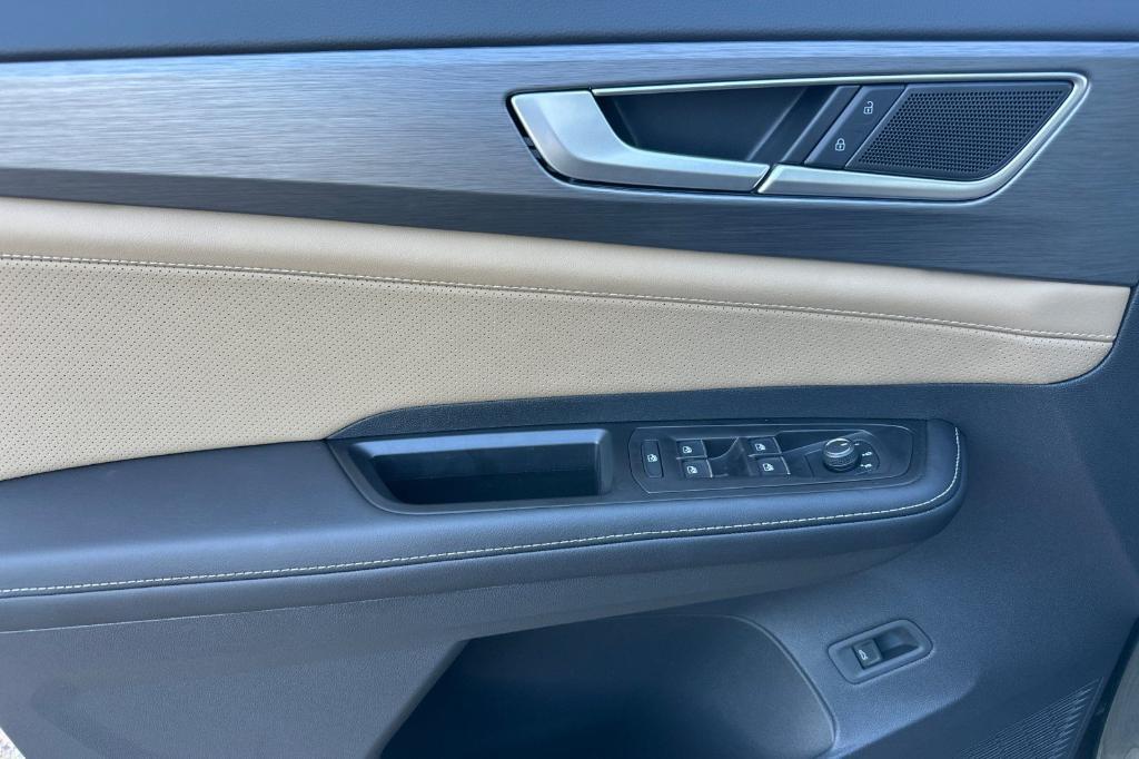 new 2026 Volkswagen Atlas Cross Sport car, priced at $46,002