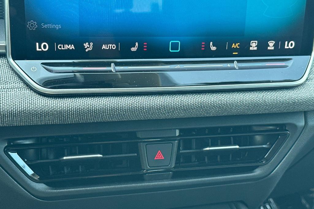 new 2025 Volkswagen Tiguan car, priced at $30,081