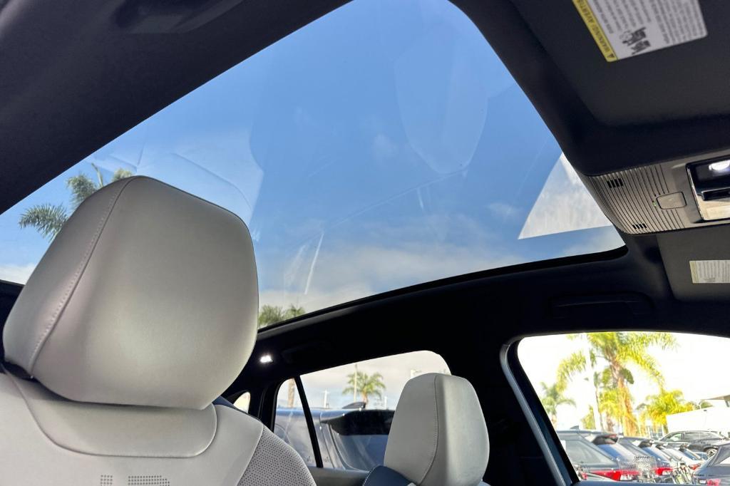 new 2025 Volkswagen ID.4 car, priced at $49,040