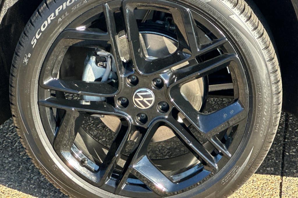 new 2026 Volkswagen Tiguan car, priced at $39,846