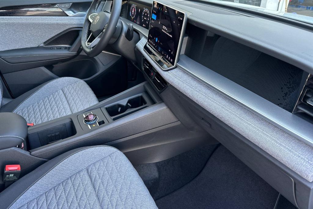 new 2025 Volkswagen Tiguan car, priced at $30,371