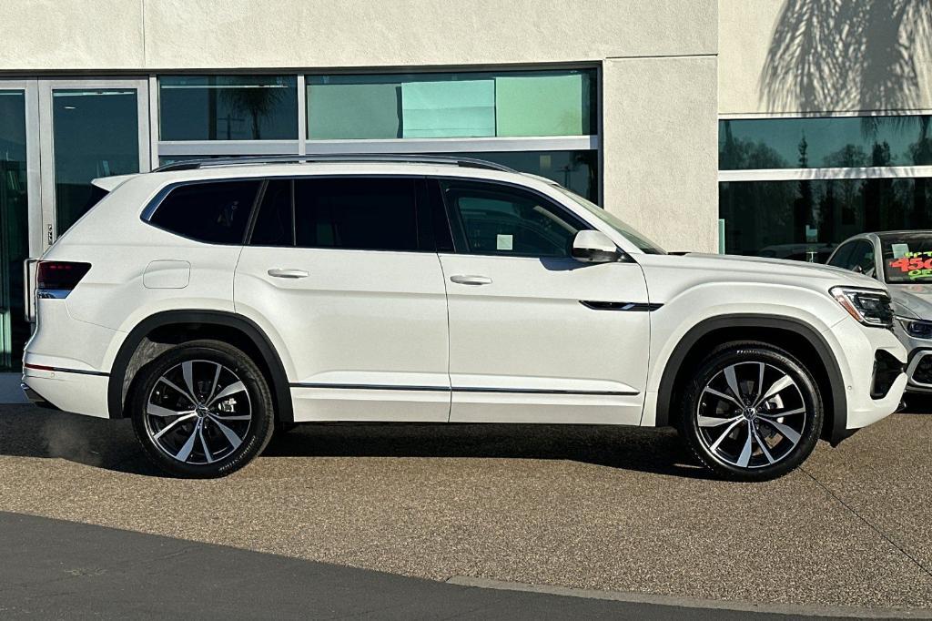 new 2025 Volkswagen Atlas car, priced at $53,032