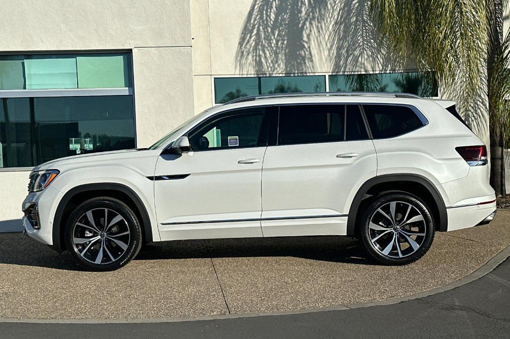 new 2025 Volkswagen Atlas car, priced at $53,032