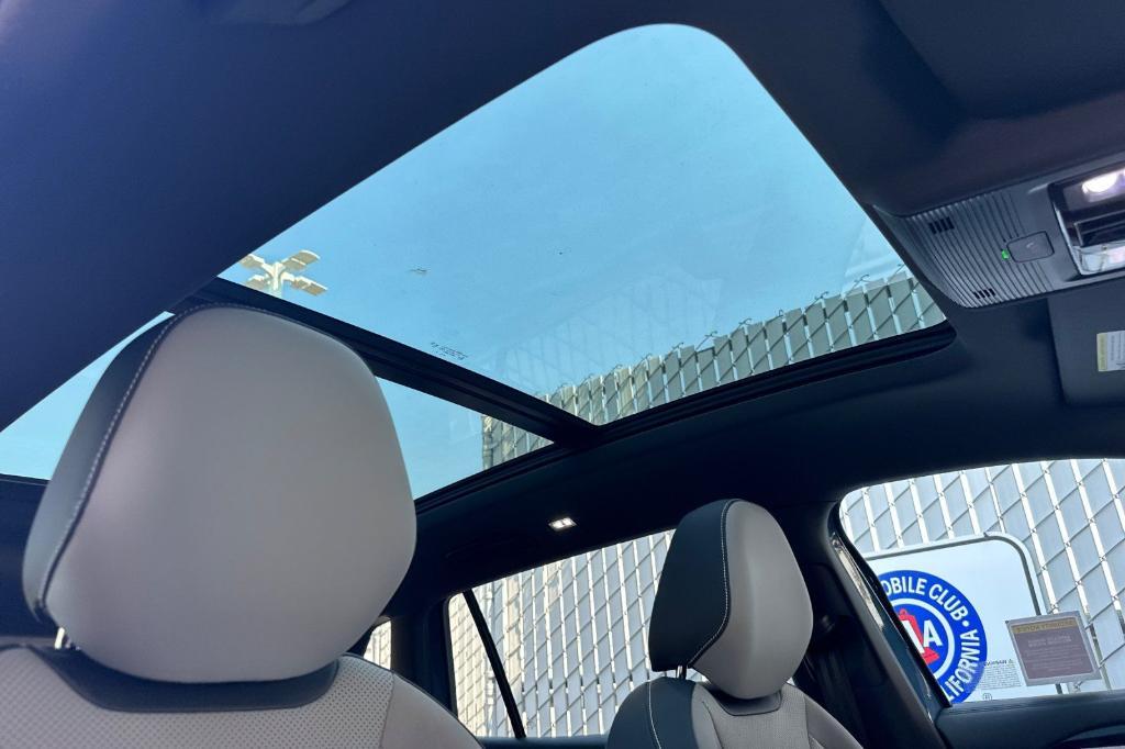 new 2025 Volkswagen Tiguan car, priced at $37,667