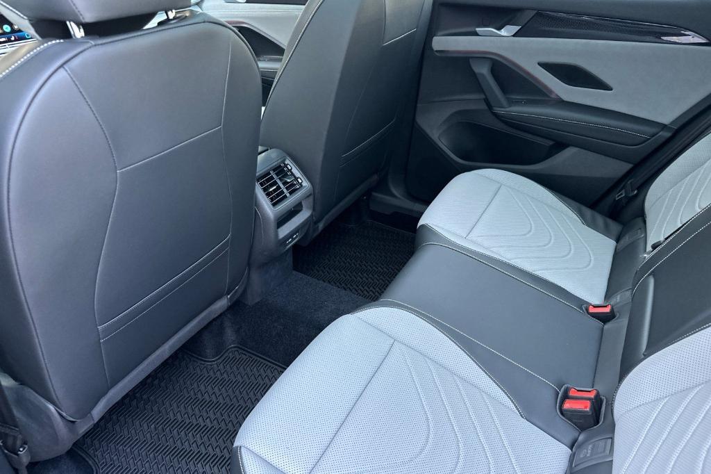 new 2025 Volkswagen Tiguan car, priced at $37,667