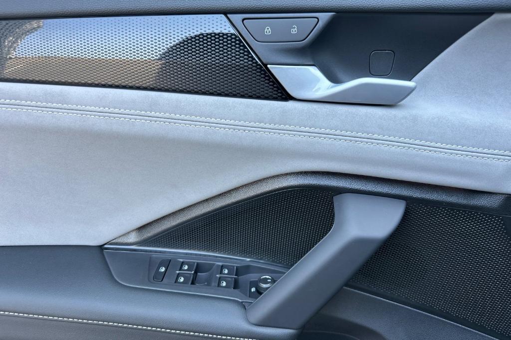 new 2025 Volkswagen Tiguan car, priced at $37,667