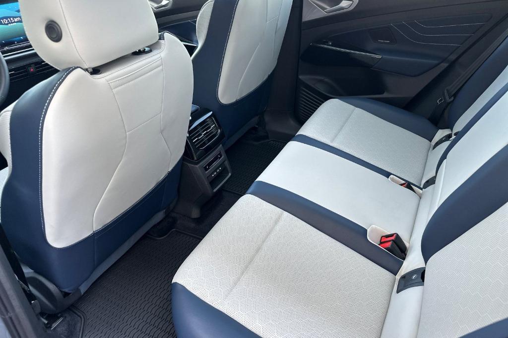 new 2025 Volkswagen ID.4 car, priced at $54,638