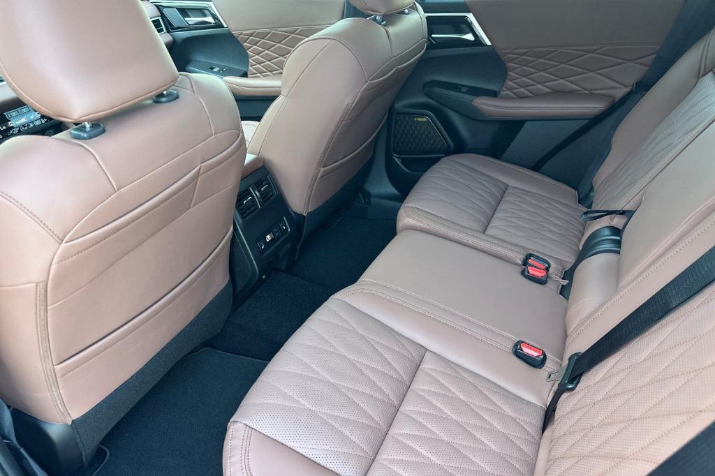 new 2025 Mitsubishi Outlander car, priced at $42,995