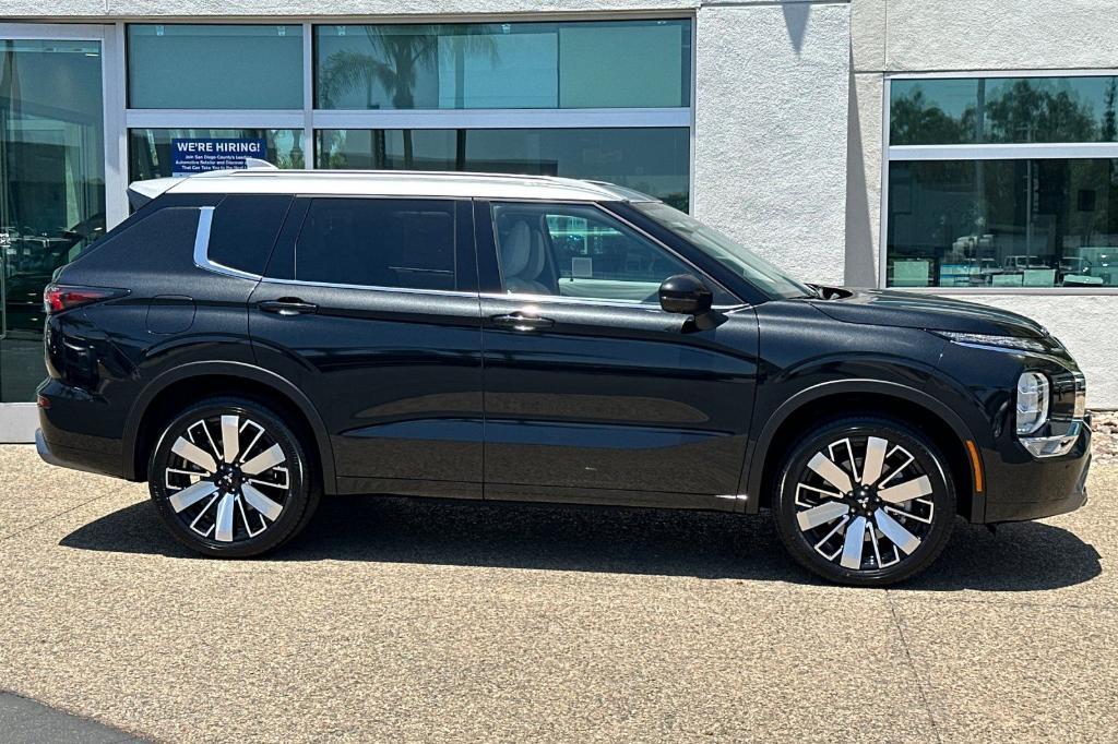 new 2025 Mitsubishi Outlander car, priced at $44,340
