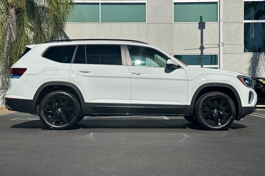 new 2024 Volkswagen Atlas car, priced at $40,252