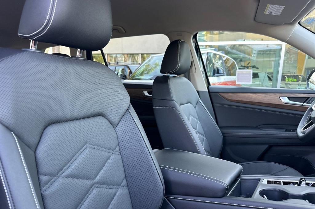 new 2026 Volkswagen Atlas car, priced at $42,699