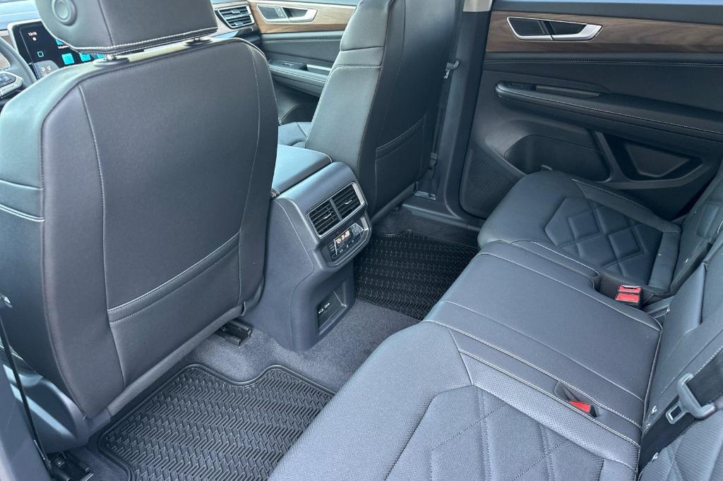 new 2026 Volkswagen Atlas car, priced at $42,699