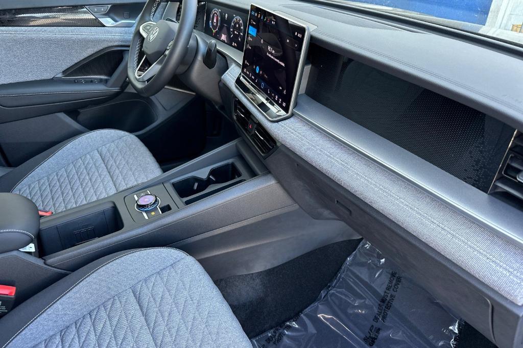 new 2025 Volkswagen Tiguan car, priced at $30,270