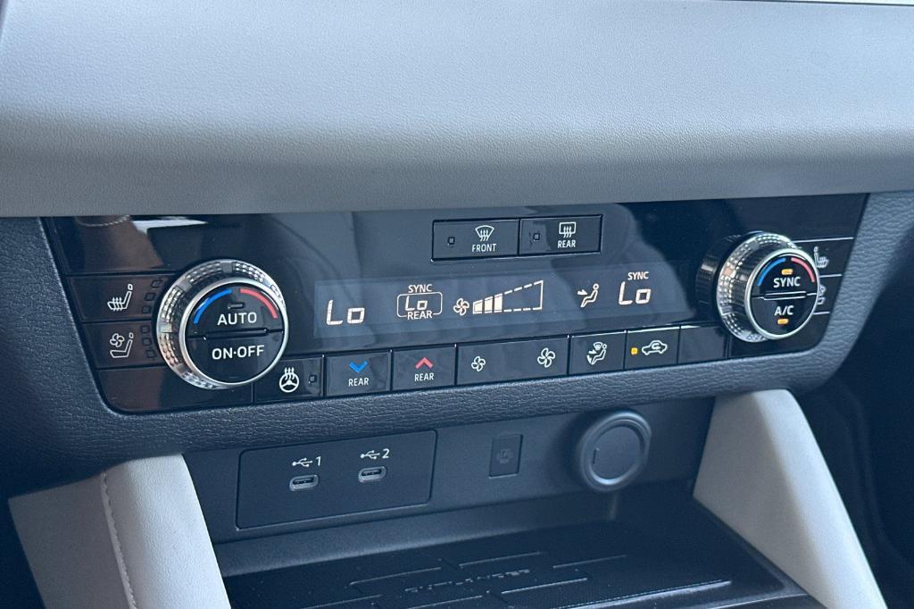 new 2025 Mitsubishi Outlander car, priced at $39,100