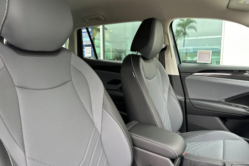 new 2025 Volkswagen Tiguan car, priced at $32,159