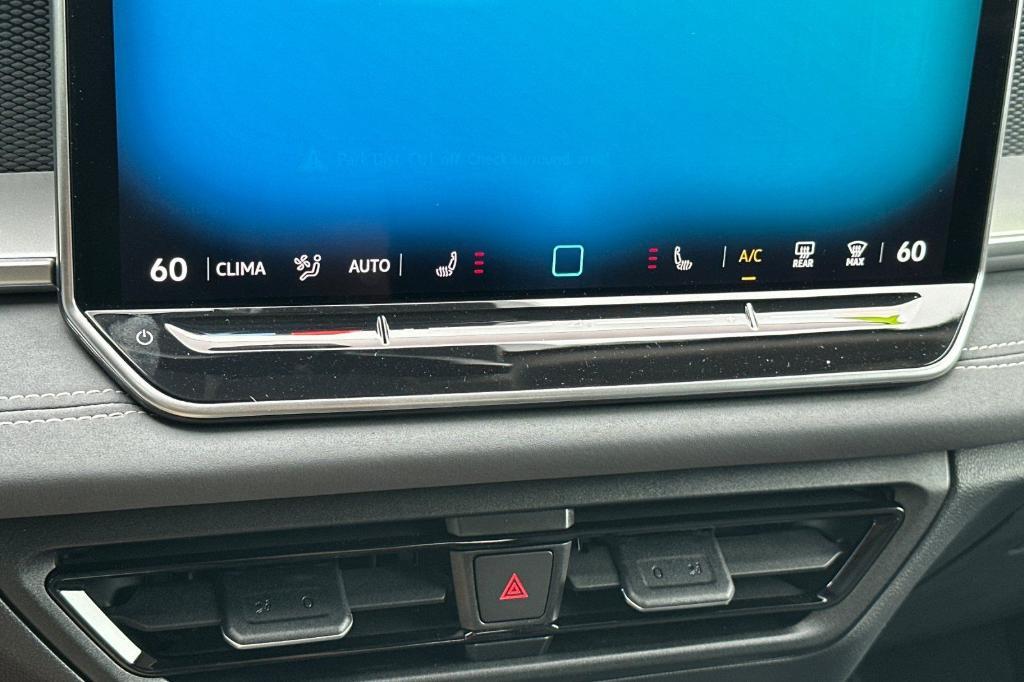 new 2025 Volkswagen Tiguan car, priced at $32,159