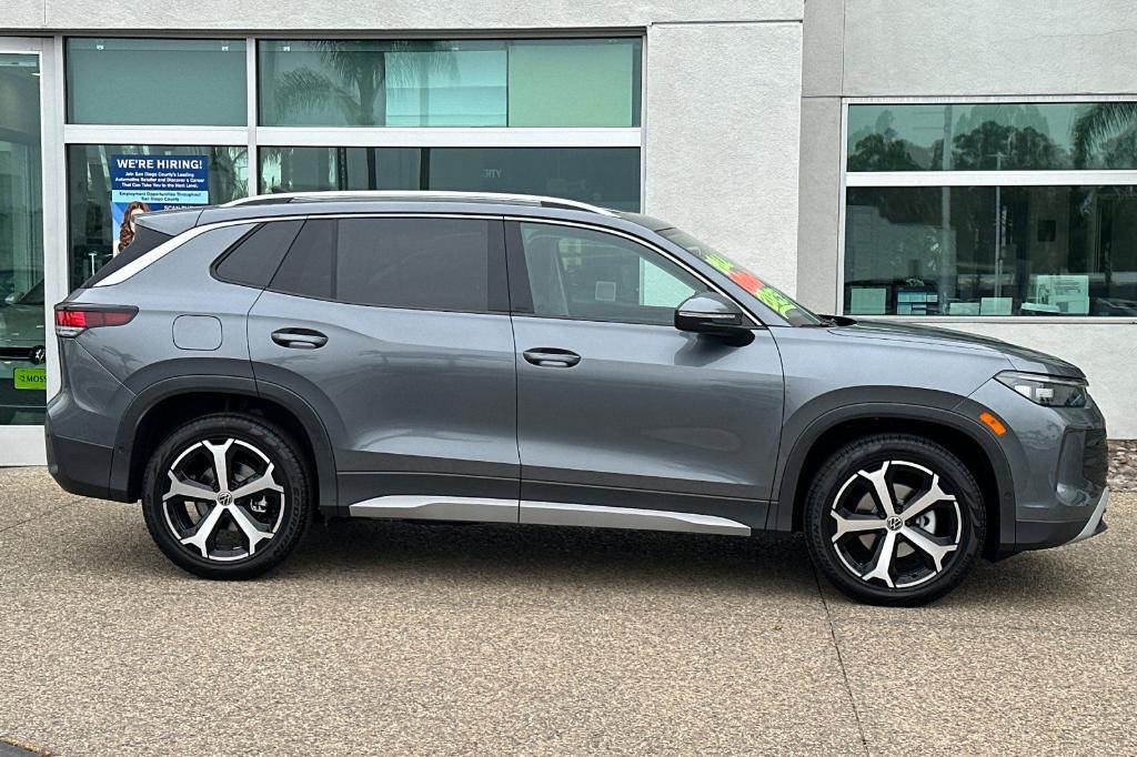 new 2025 Volkswagen Tiguan car, priced at $32,159
