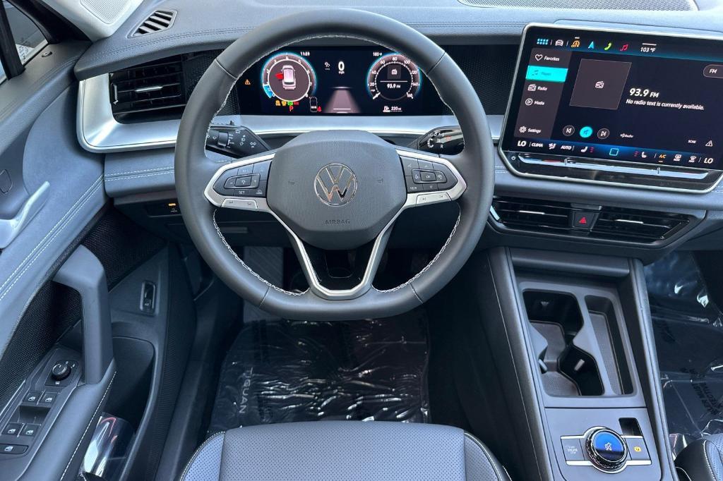 new 2025 Volkswagen Tiguan car, priced at $32,157
