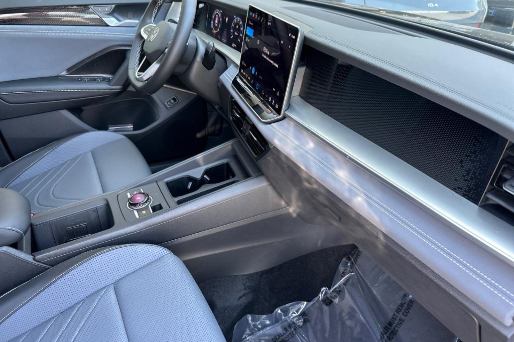 new 2025 Volkswagen Tiguan car, priced at $32,157